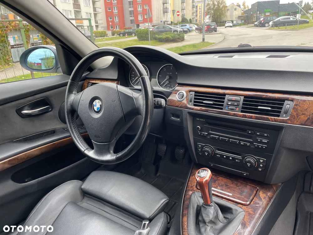 BMW Seria 3 320d Edition Exclusive - 13