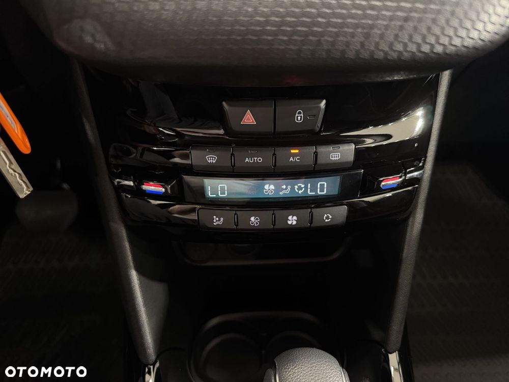 Peugeot 2008 - 21
