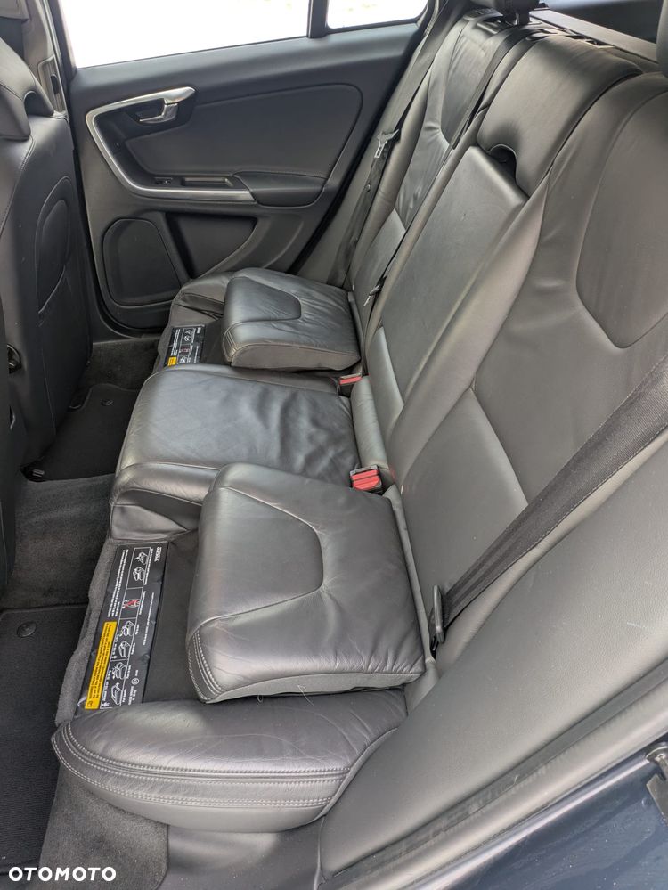 Volvo V60 D4 AWD Summum - 25