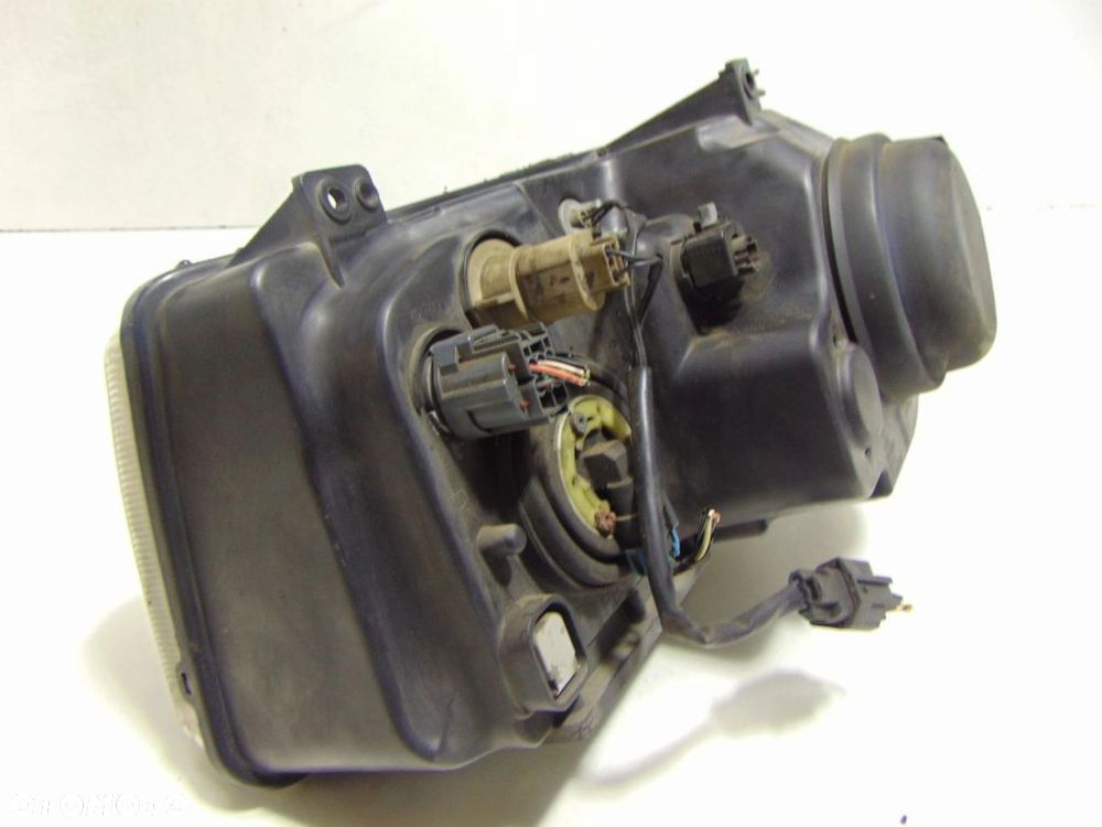 LAMPA PRAWY PRZÓD CHRYSLER 300C (2004 - 2010) 3.0 CRD 218 KM - 6