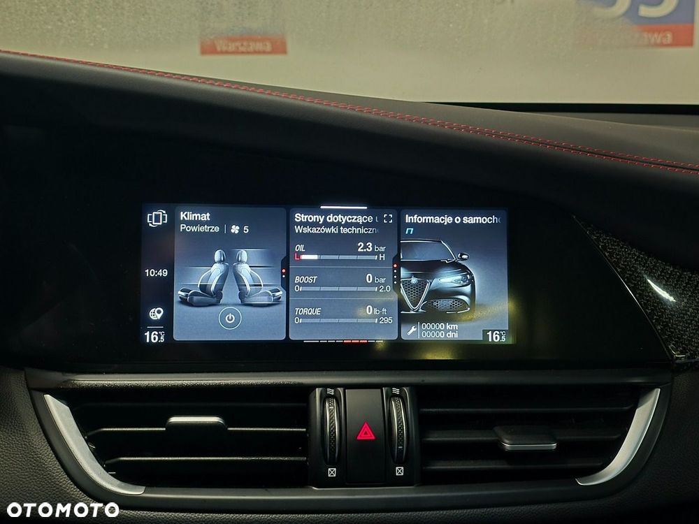 Alfa Romeo Giulia 2.0 Turbo 16V AT8-Q4 Estrema - 29