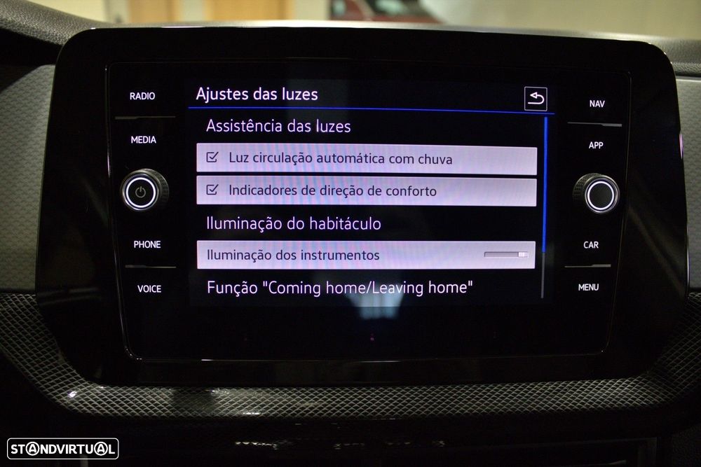 VW T-Cross 1.0 TSI Urban DSG - 28