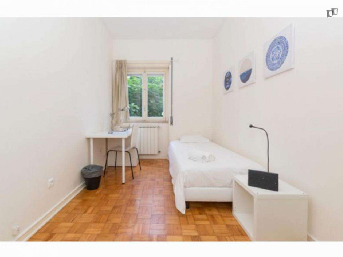 Quarto - localizado em Lapa Lisbon - Grande imagem: 2/17