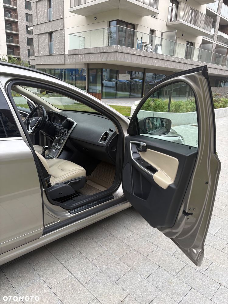 Volvo XC 60 D3 Drive-E Momentum - 16