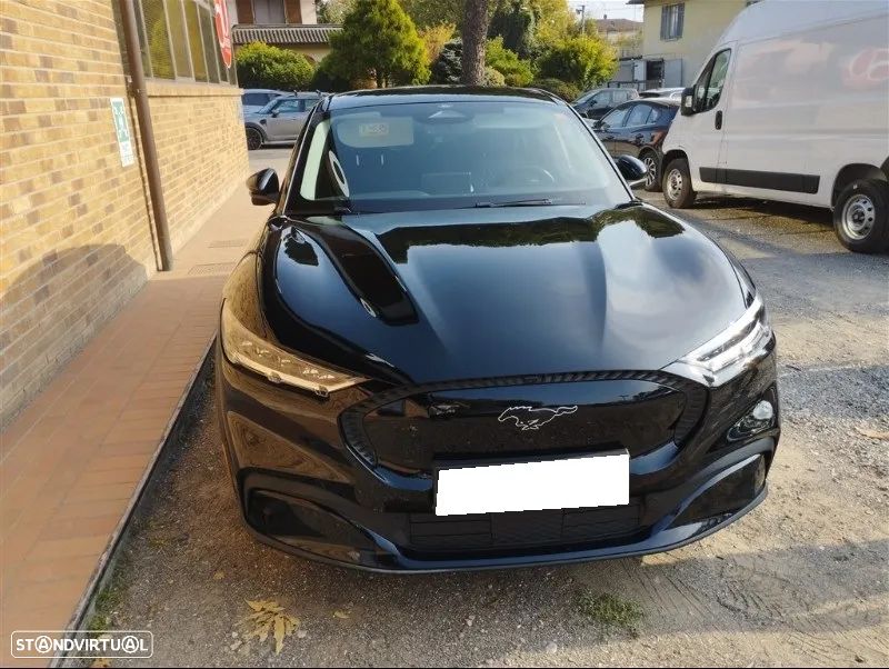 Ford Mustang Mach-E - 4