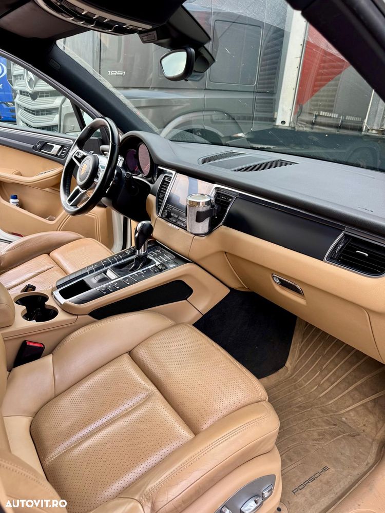 Porsche Macan - 2
