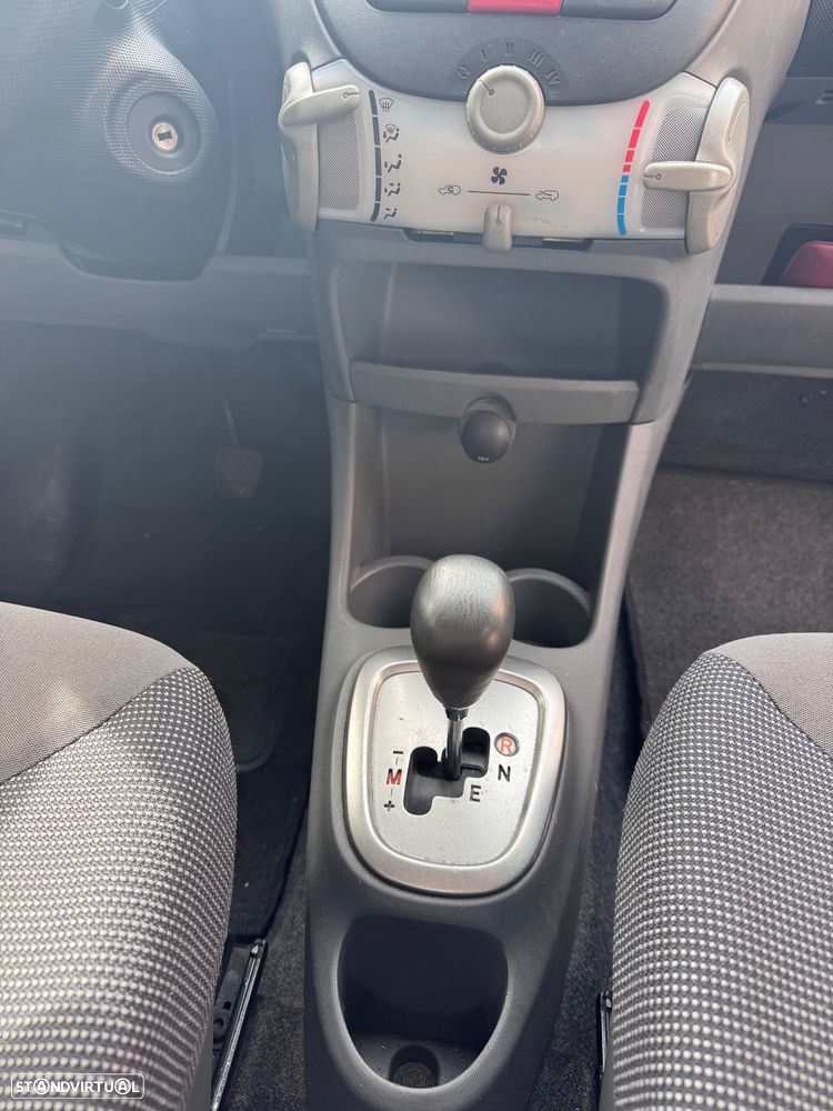 Peugeot 107 1.0 Trendy 2 Tronic - 9