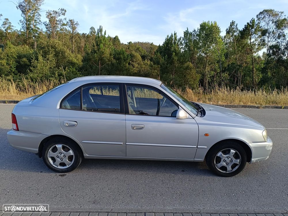 Hyundai Accent 1.5 CRDi Charme - 4