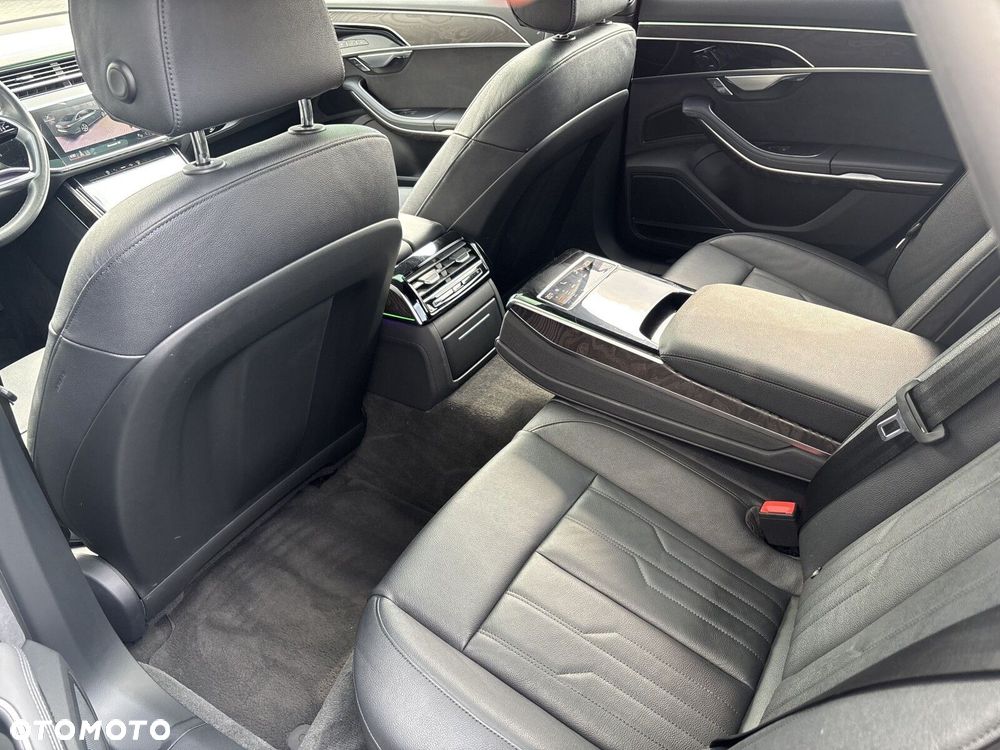Audi A8 - 32