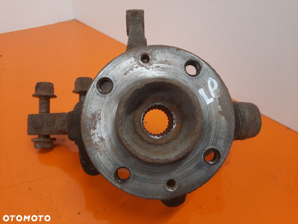 NISSAN KUBISTAR I 1.5DCI 88KM 03-08 PIASTA ZWROTNICA LEWA PRZÓD  K9K - 1