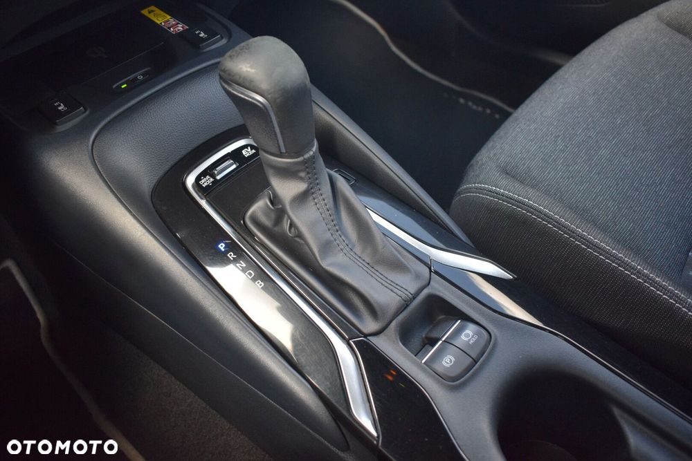 Toyota Corolla 1.8 Hybrid Comfort - 17