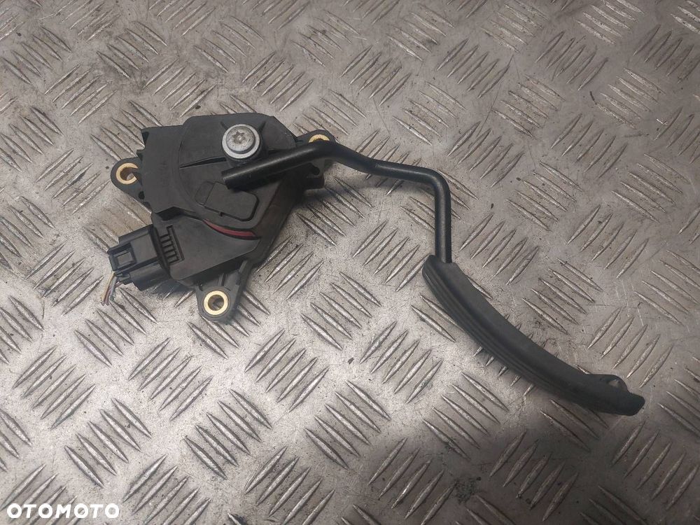 PEDAŁ GAZU POTENCJOMETR RENAULT CLIO III LIFT 1.2 T 8200297335 - 1