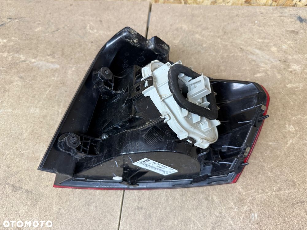 LAMPA TYŁ LEWA W BŁOTNIK VOLKSWAGEN GOLF SPORTSVAN 510. 510945095R - 3