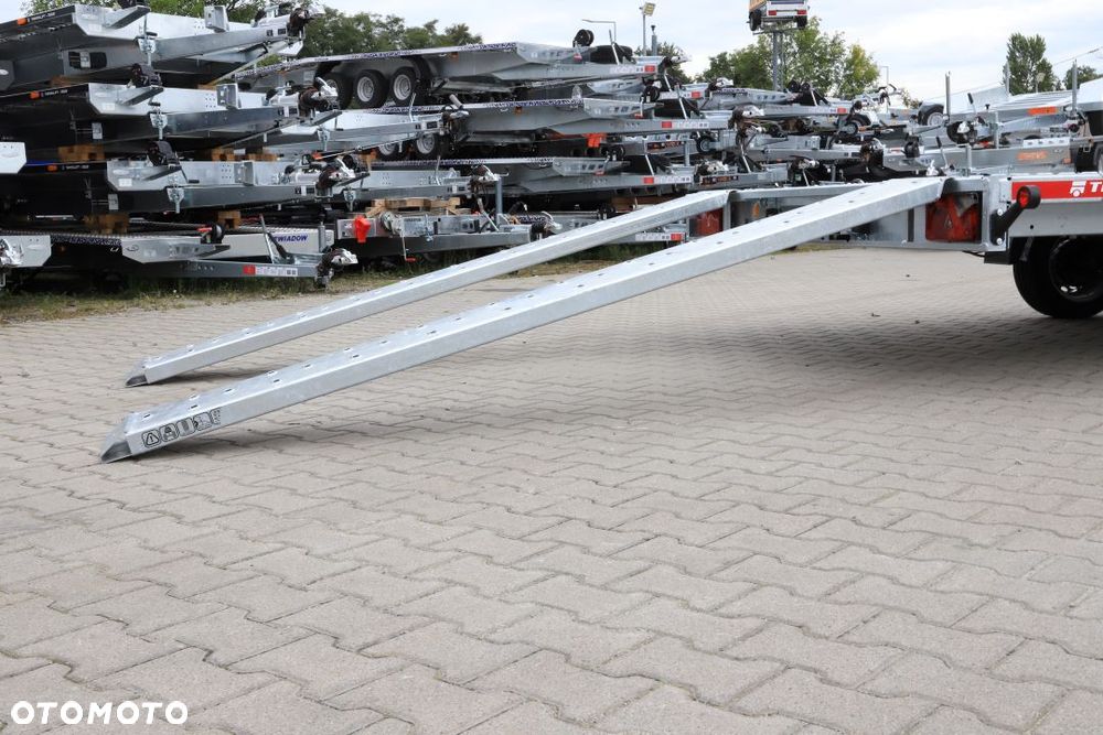 TEMARED CAR DECK 4521/2 S 2,7T 450x215cm  Wypełnienie blachą aluminiową DMC 2700kg Koła 195R13C - 14