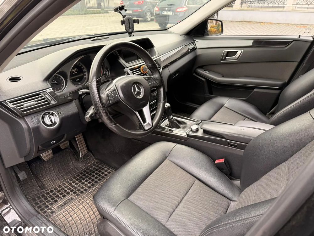 Mercedes-Benz Klasa E 220 CDI BlueEff Avantgarde - 5