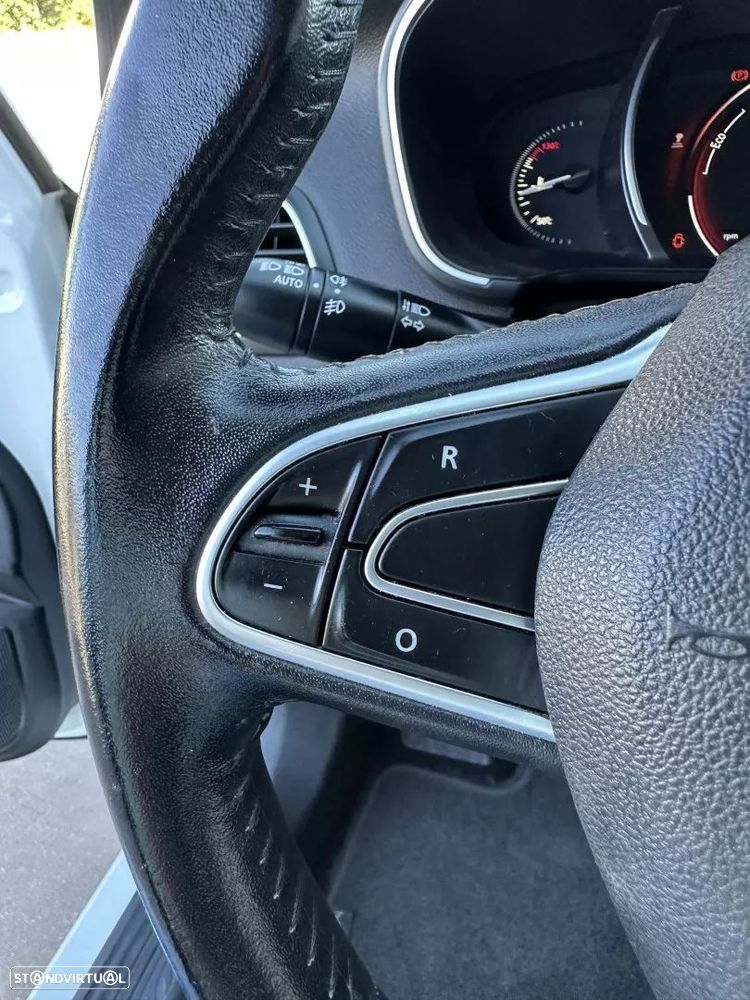Renault Mégane Sport Tourer - 37