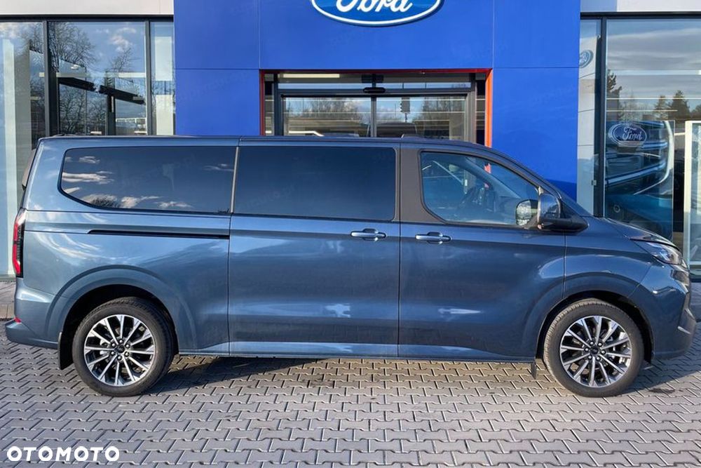 Ford Tourneo Custom - 4
