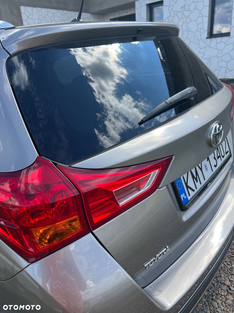 Toyota Auris - 4