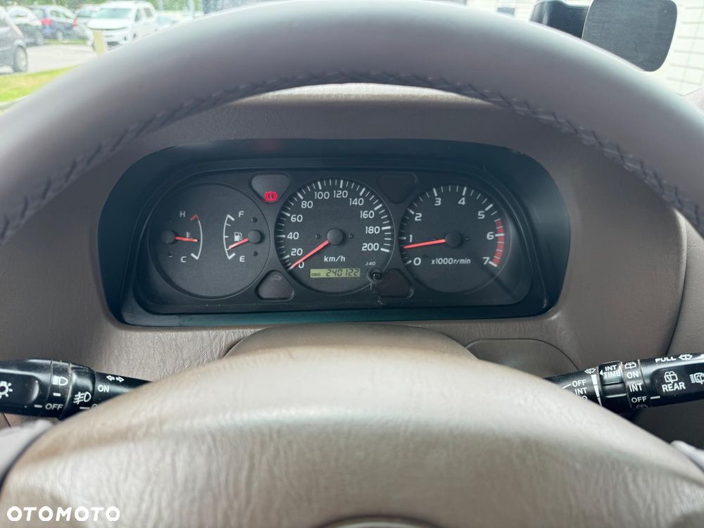 Toyota Land Cruiser VZJ95 3.4 Special - 8