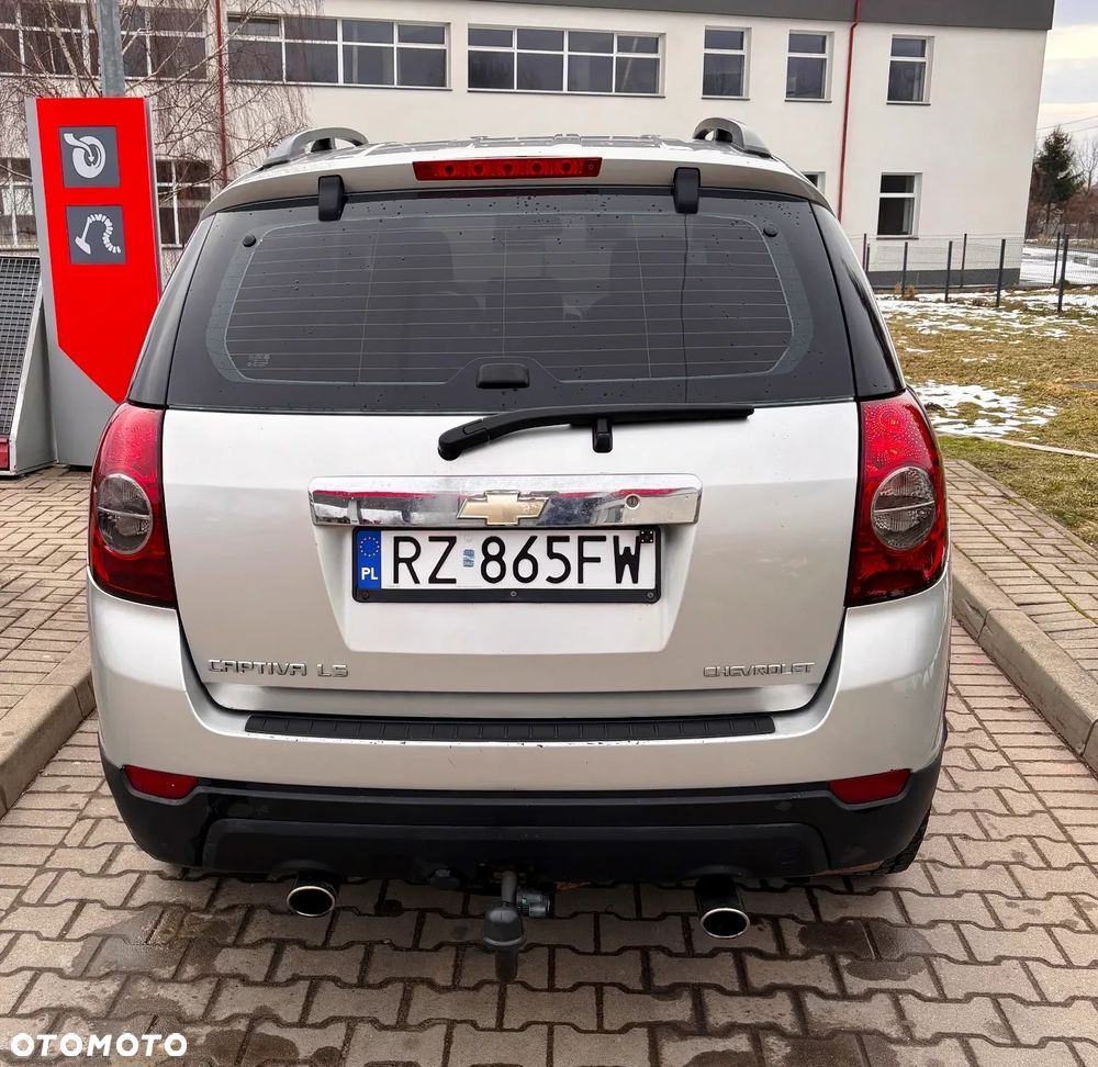 Chevrolet Captiva 2.4 LS 5os - 5
