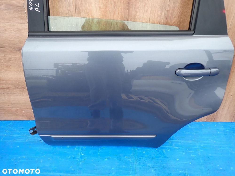 NISSAN NOTE E11 06-12 DRZWI TYLNE LEWE B52 - 2