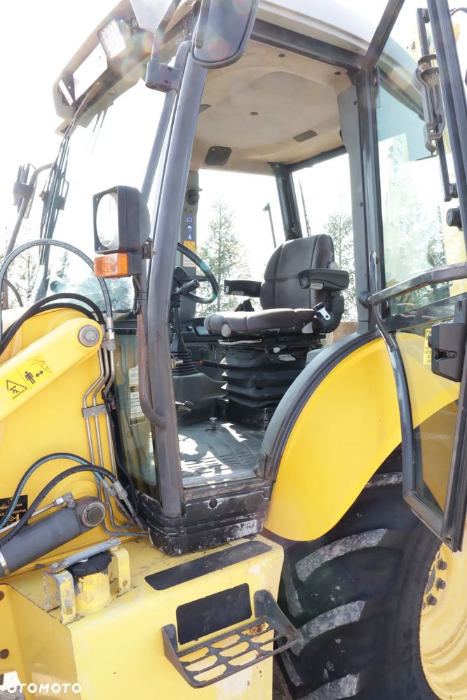 New Holland LB110B - 23