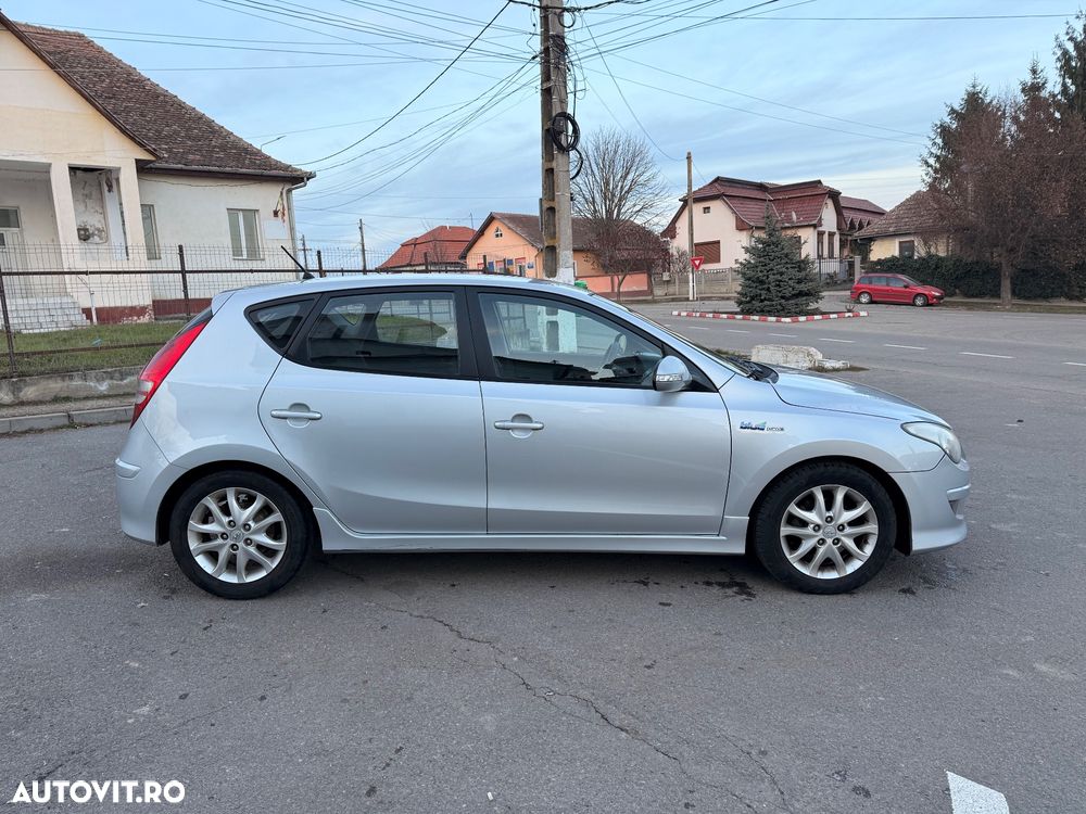 Hyundai i30 CW 1.6 CRDI GL Comfort - 3