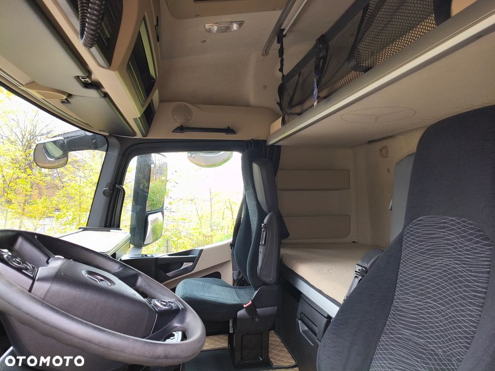 Mercedes-Benz Actros - 15