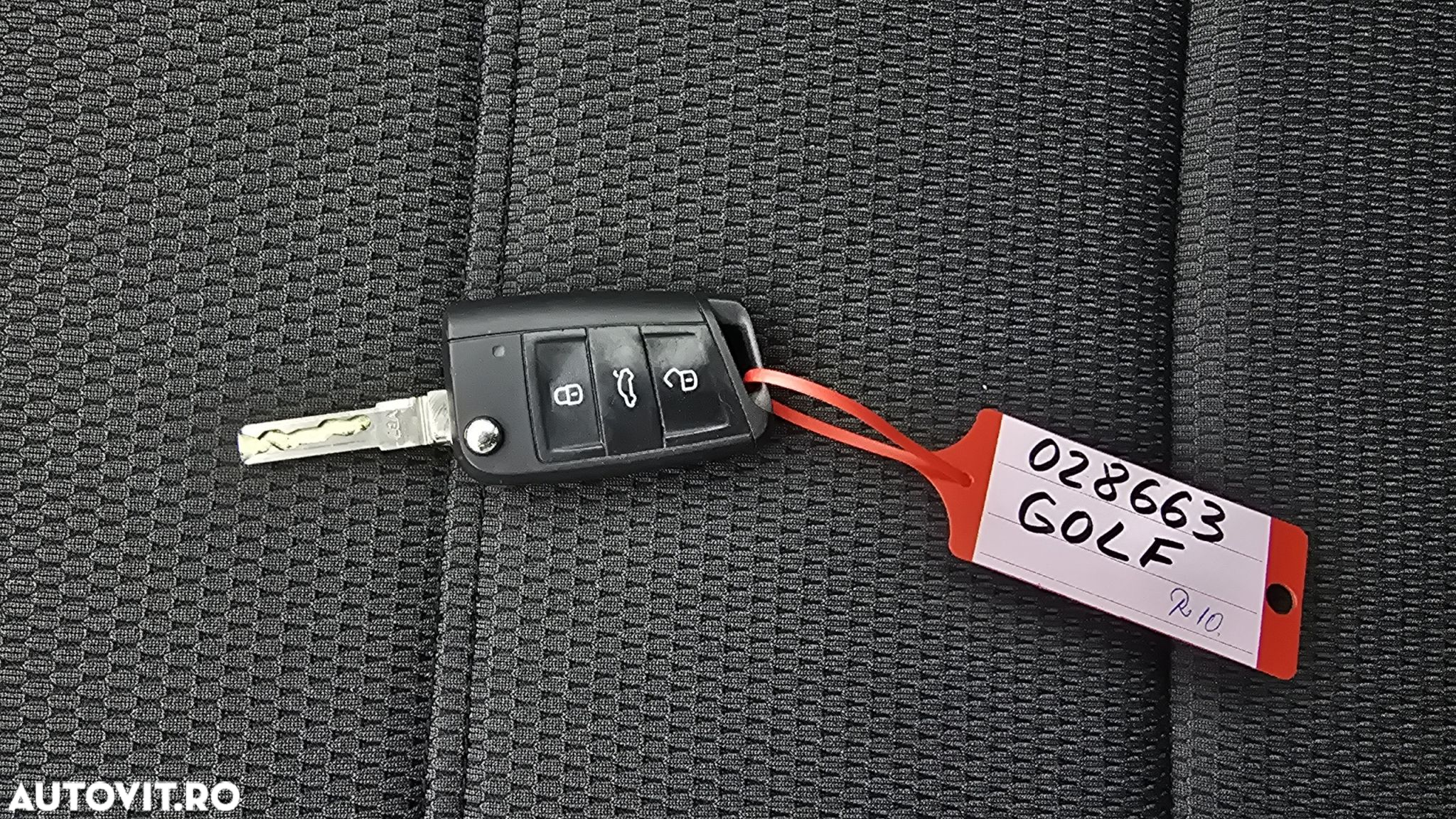 Volkswagen Golf 1.6 TDI Comfortline - 21