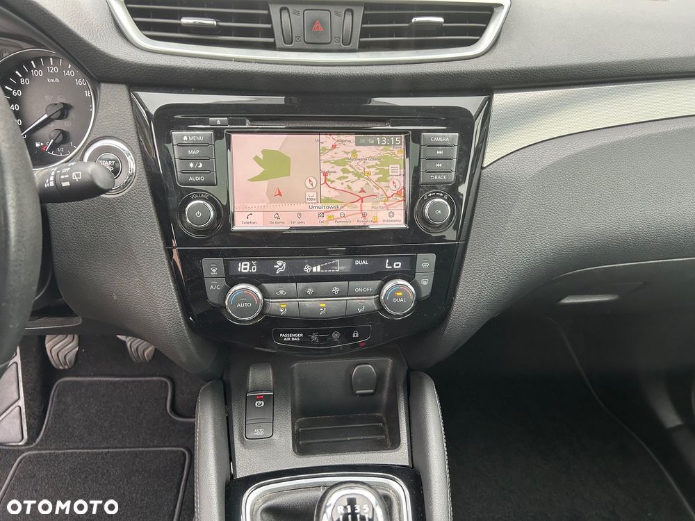 Nissan Qashqai 1.3 DIG-T N-CONNECTA - 24