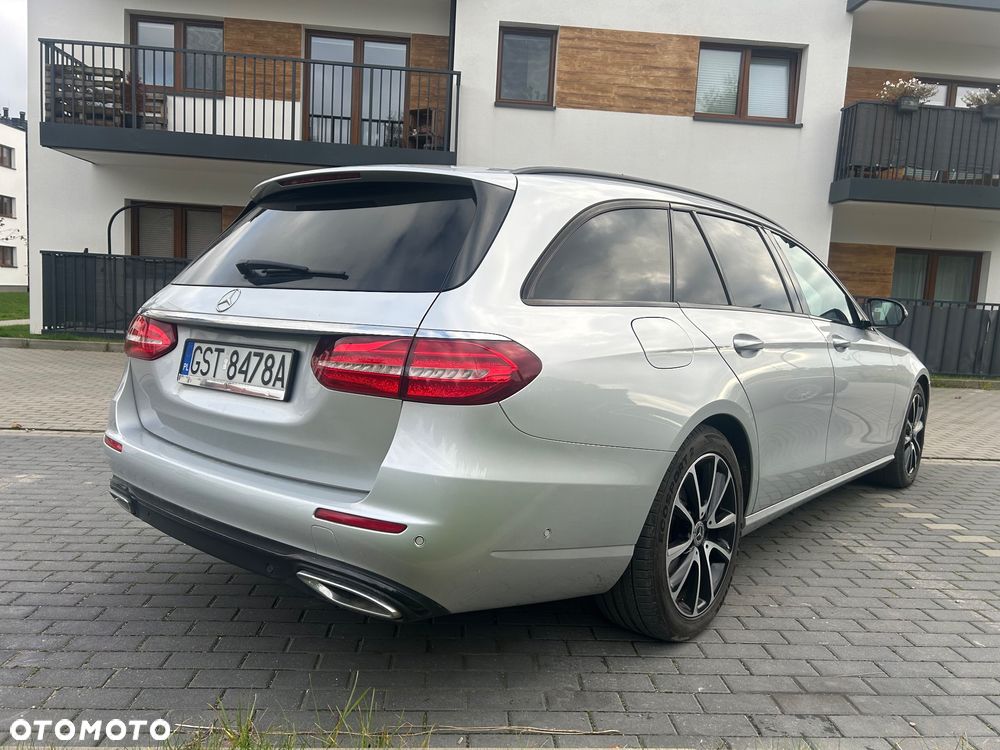 Mercedes-Benz Klasa E 220 d T 9G-TRONIC - 1