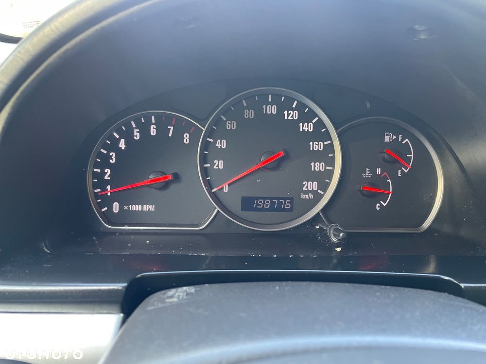 Suzuki Grand Vitara 2.0 Comfort - 17
