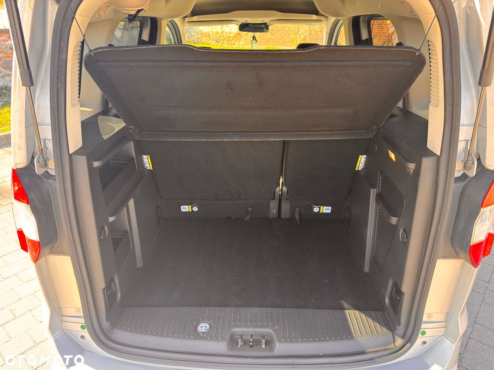Ford Tourneo Courier 1.5 TDCi Titanium - 11