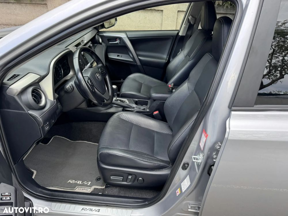 Toyota RAV4 2.5 VVT-i HSD 4x2 Executive - 32