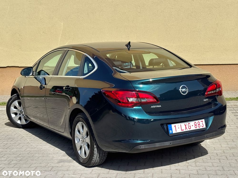 Opel Astra 1.7 CDTI Cosmo - 4
