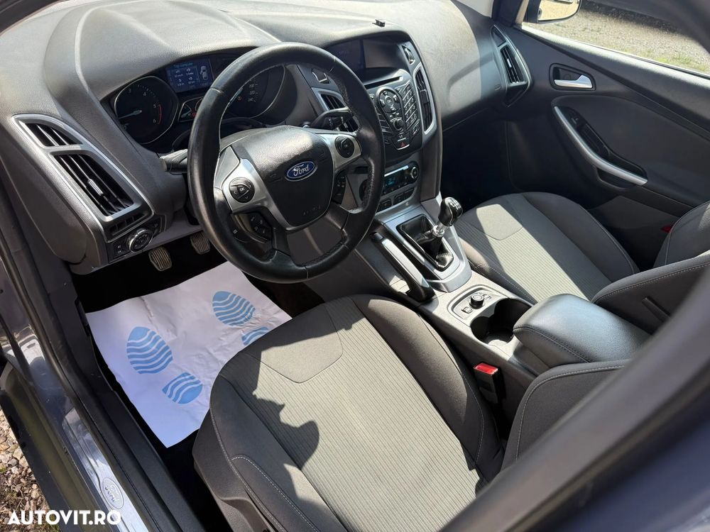 Ford Focus 1.6 TDCI DPF Titanium - 6
