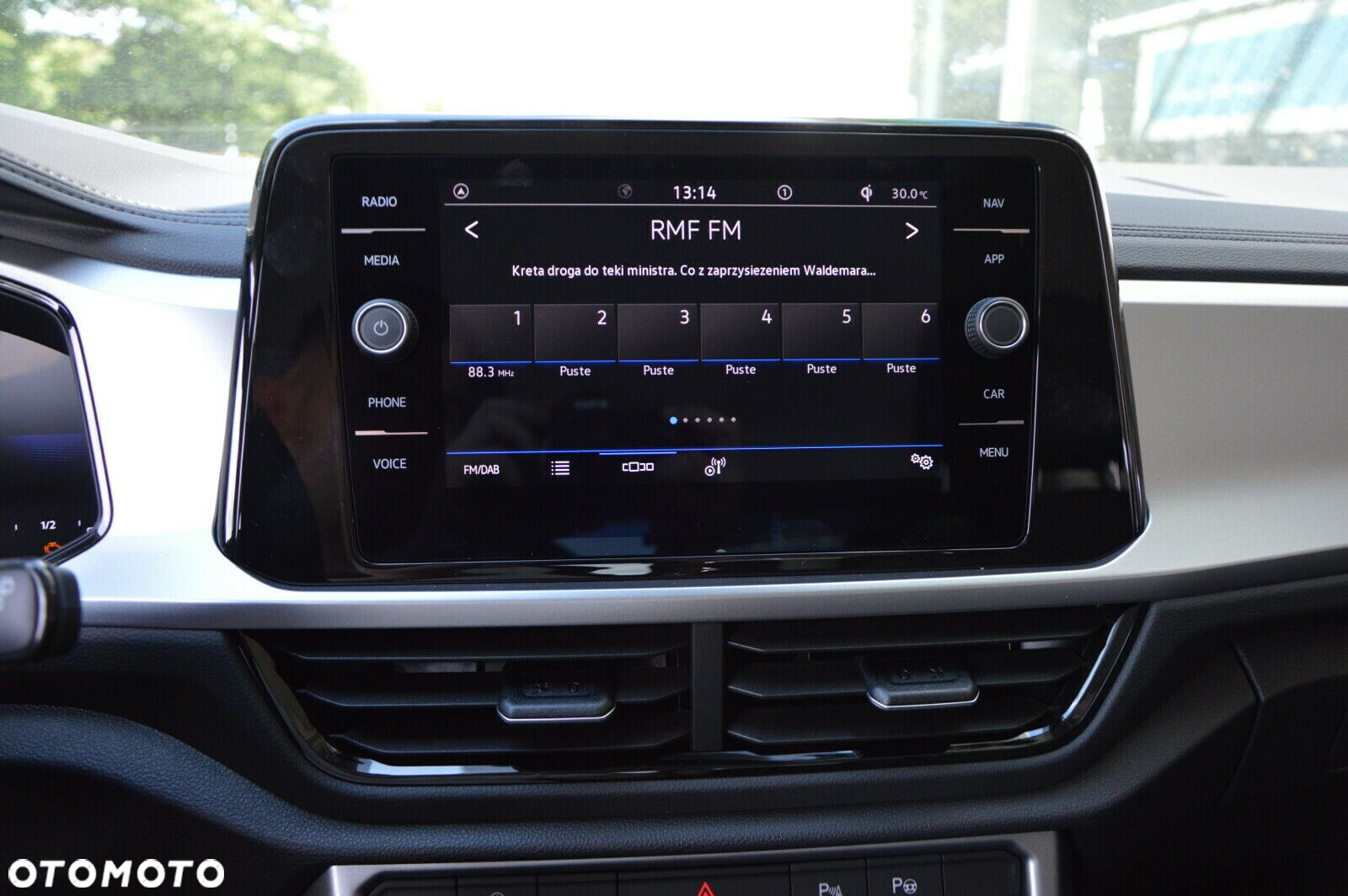 Volkswagen T-Roc - 13