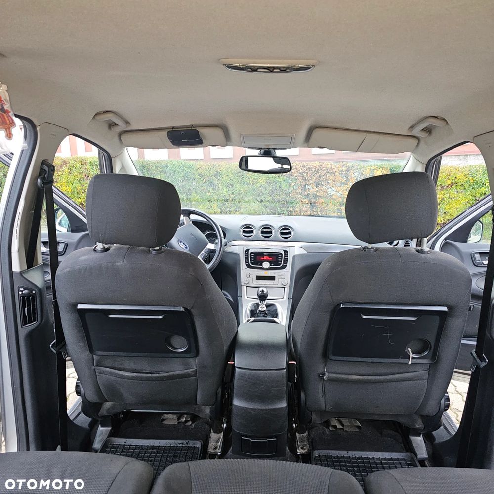 Ford S-Max - 14
