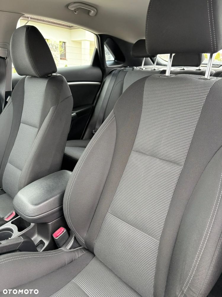 Hyundai i30 blue 1.6 CRDi Classic Navigation - 18