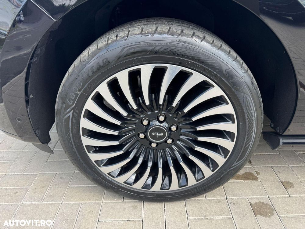Lincoln Navigator - 36