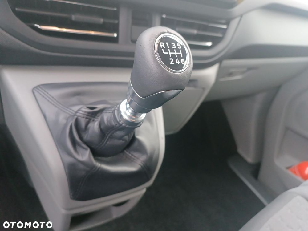 Ford Tourneo Custom 2.0 EcoBlue L2 Titanium - 15