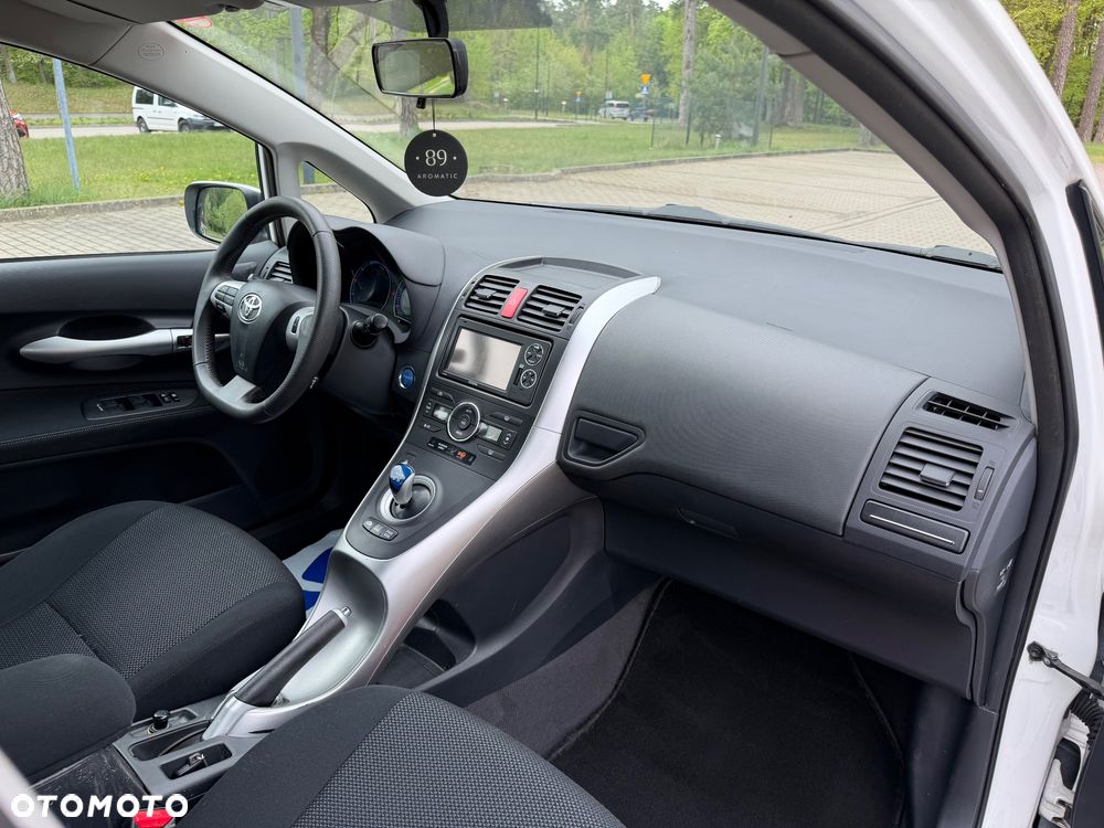 Toyota Auris 1.8 HSD Luna - 24