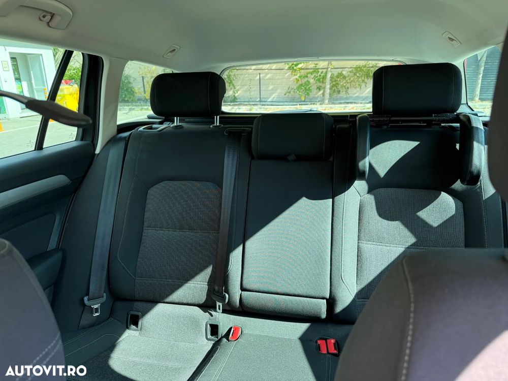 Volkswagen Passat - 16
