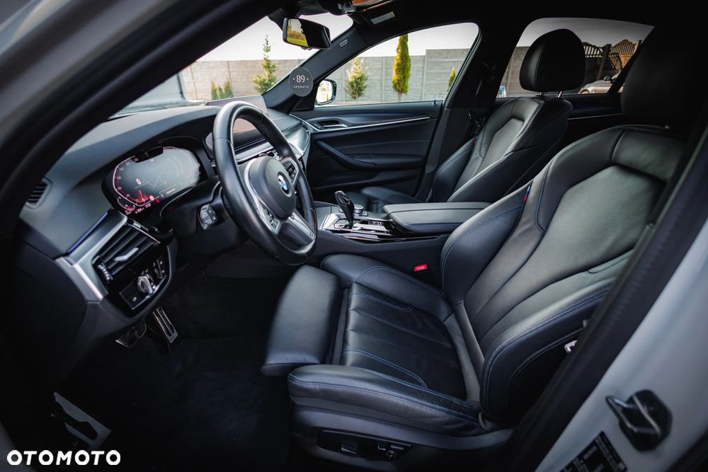 BMW Seria 5 530d xDrive mHEV sport - 12