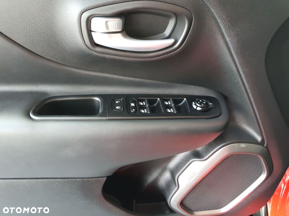 Jeep Renegade 1.5 T4 mHEV FWD S&S DCT - 14