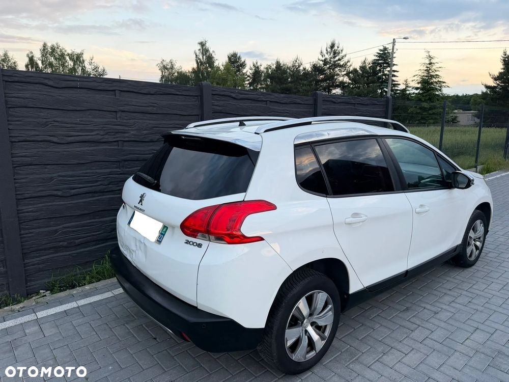 Peugeot 2008 1.6 BlueHDi Style - 6