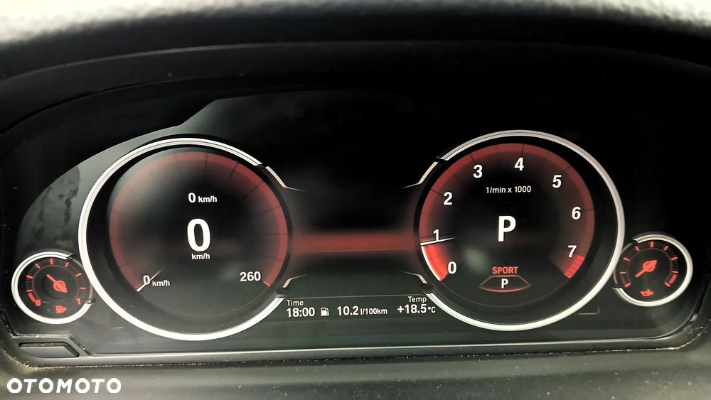 BMW Seria 5 528i Sport-Aut - 40