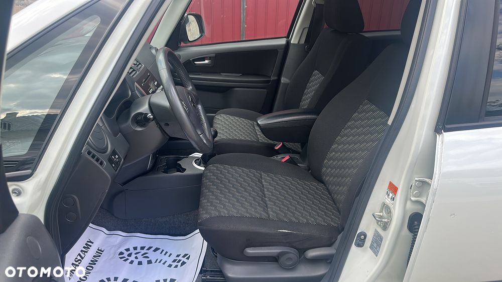 Suzuki SX4 1.6 GS / Premium - 10