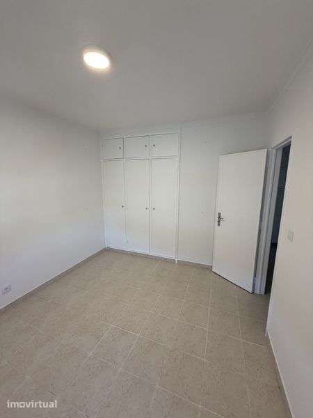 Apartamento T2 remodelado para arrendar - Grande imagem: 5/6
