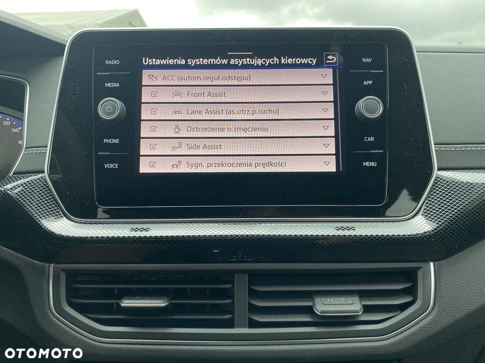 Volkswagen T-Cross - 38